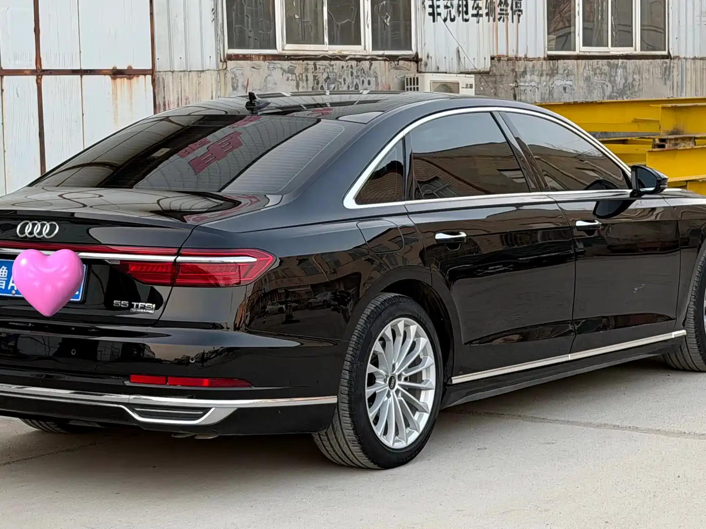 AUDI A8