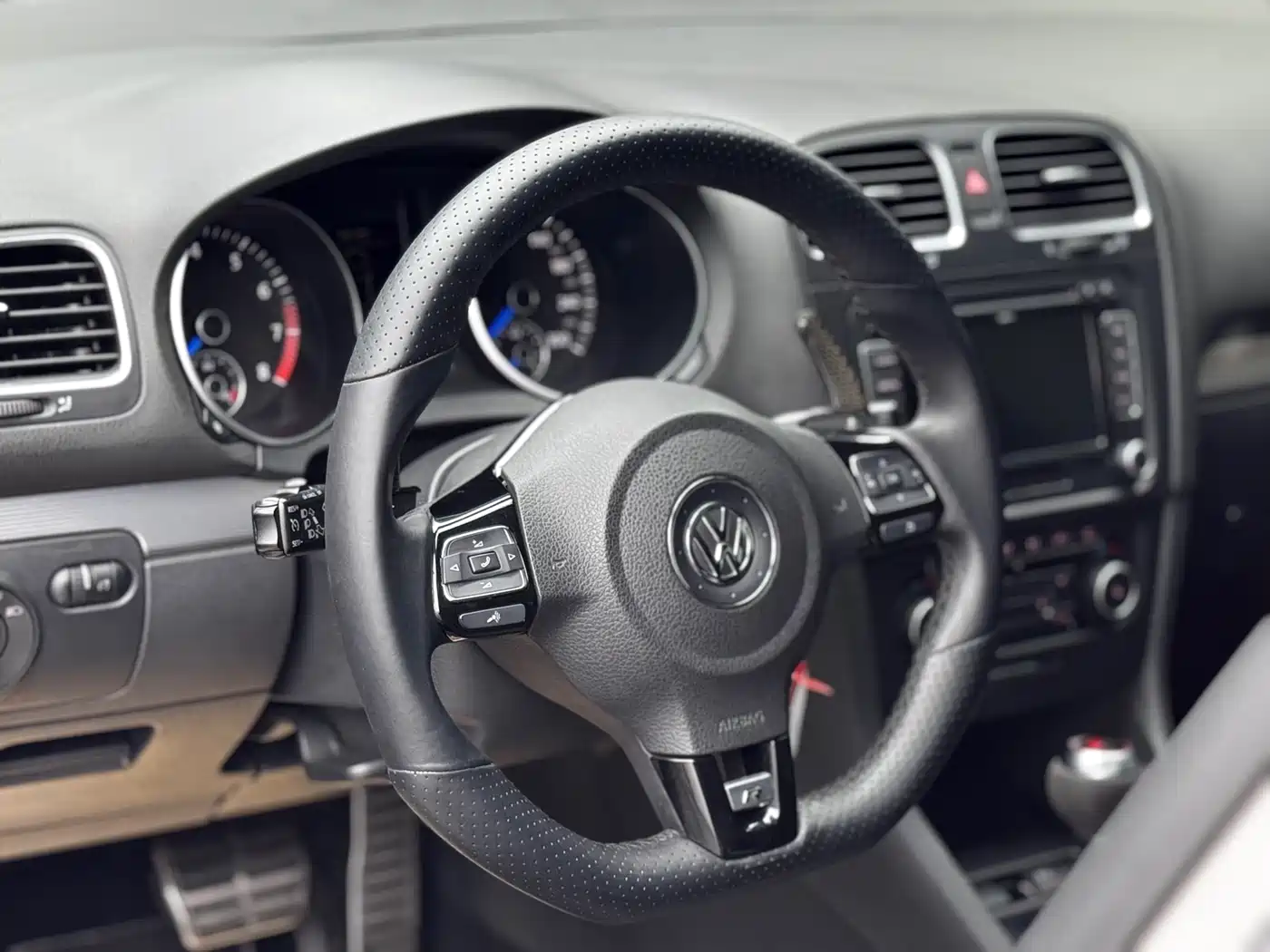 Volkswagen Golf (Import) 2011 2.0TSI R фото 9