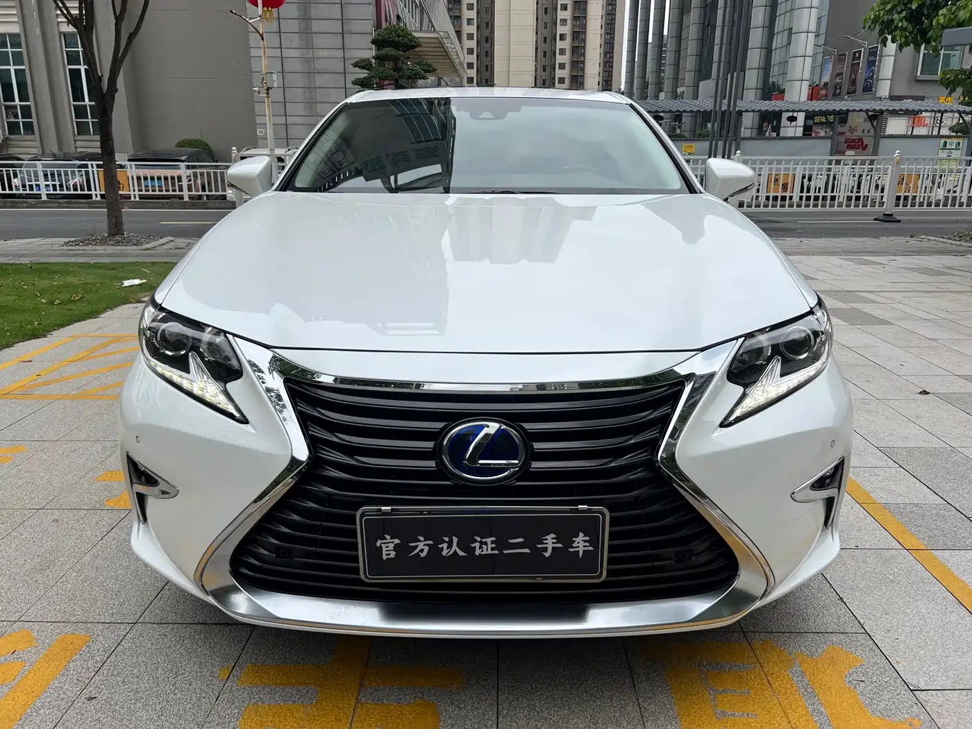 Lexus ES 2015 300h Comfort Edition