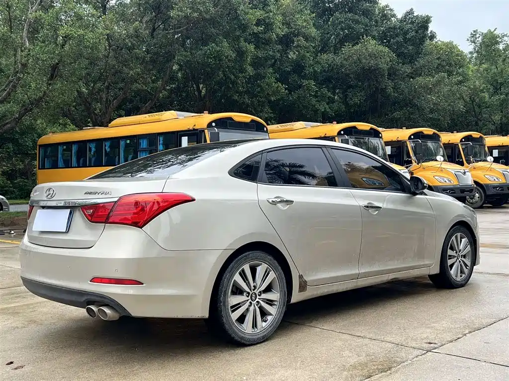 Hyundai Mistra 2014 1.8L Auto Premium DLX фото 7