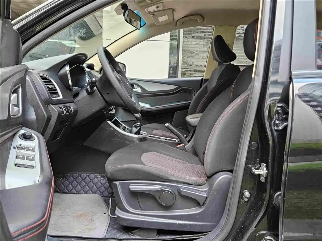 Baojun 560 2015 2015 1.8L Manual Comfort