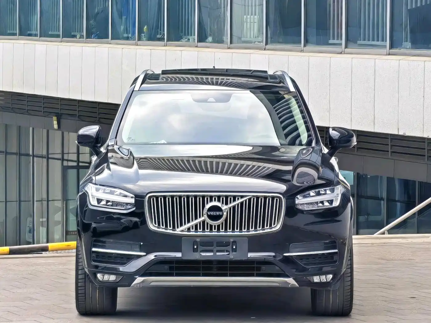 Фото 2 - Volvo XC90