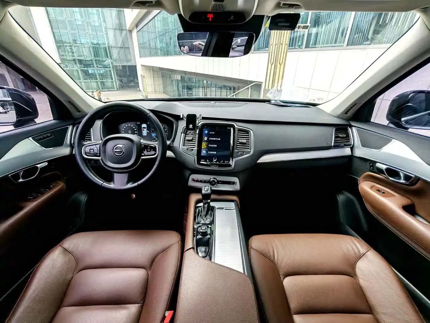 Фото 4 - Volvo XC90