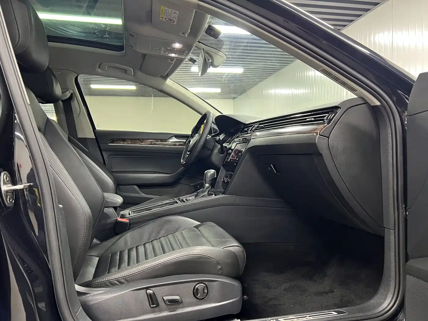 Volkswagen Magotan 2019 330TSI DSG Luxury China V фото 9