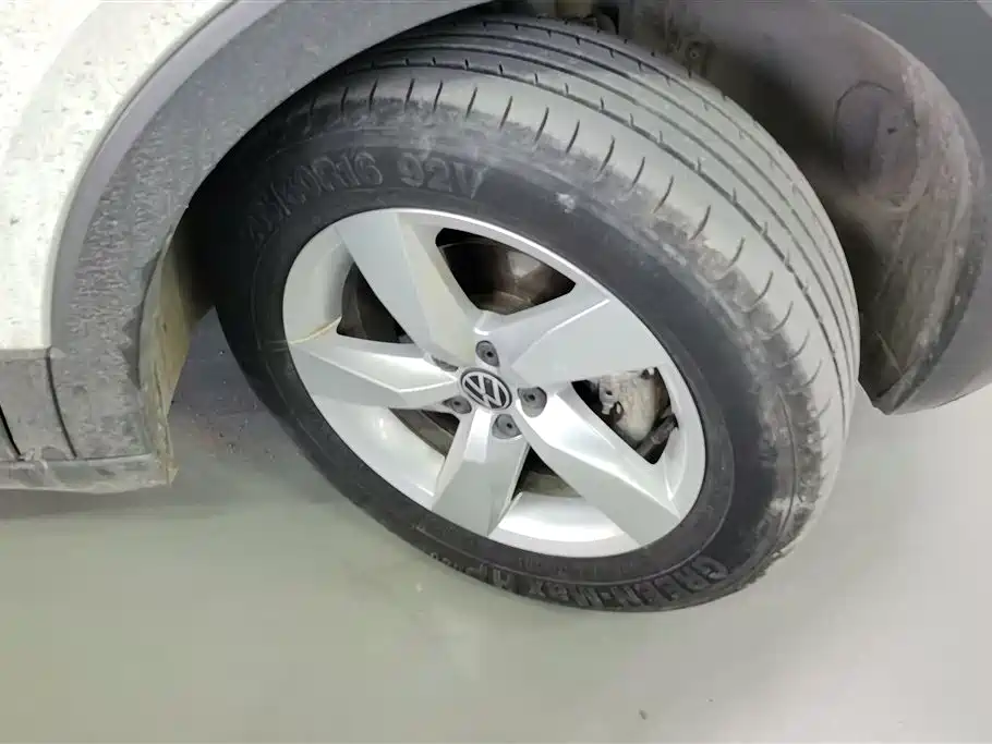 VOLKSWAGEN TU KAI