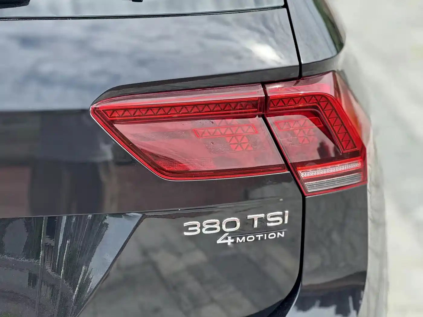 Photo 13 - Volkswagen Tiguan L