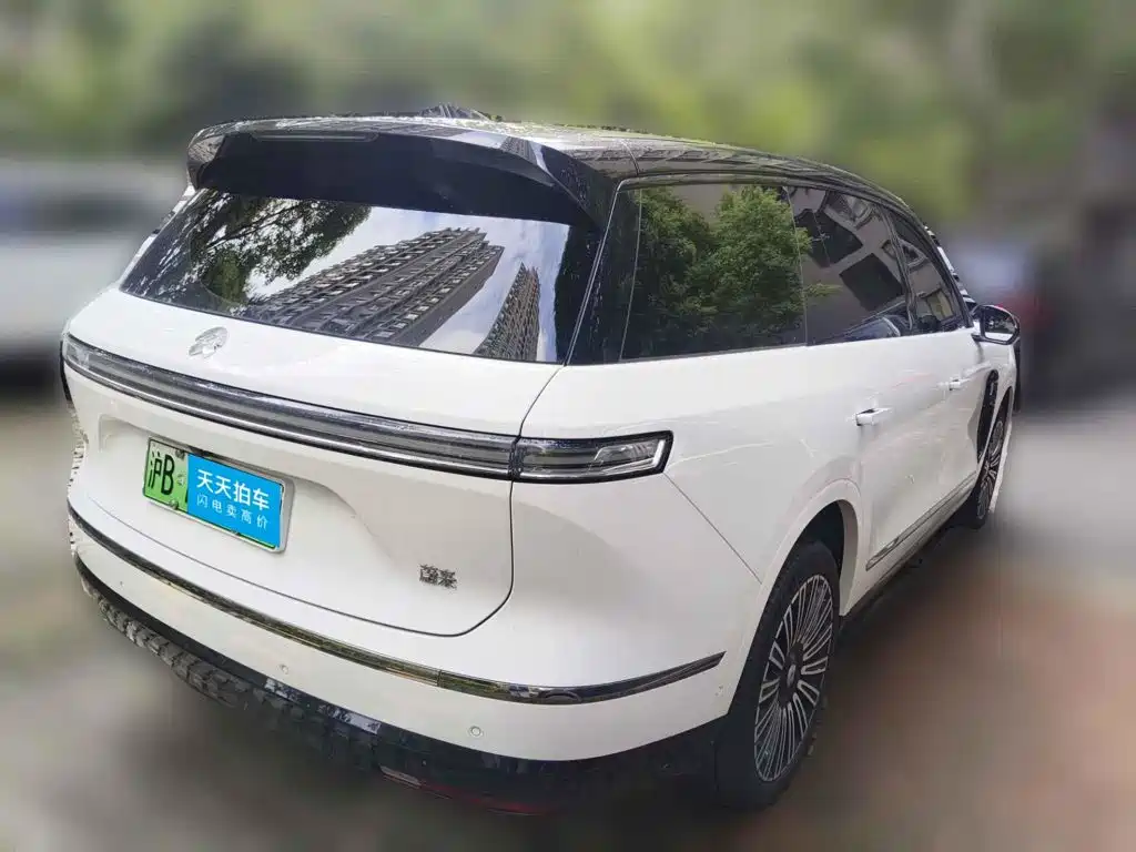 2026 NIO ES8