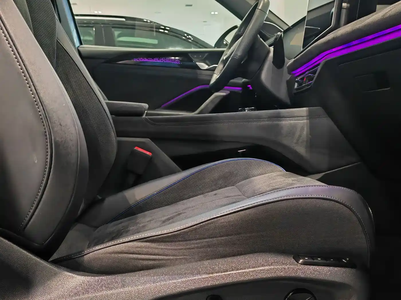 Volkswagen Tiguan L 2024 PRO 330TSI 2WD R-Line Smart Edition фото 6