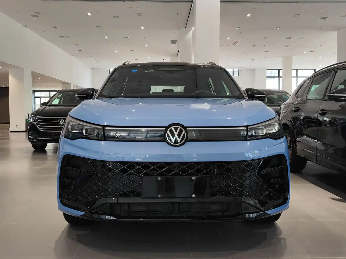 Volkswagen Tiguan L 2024 PRO 330TSI 2WD R-Line Smart Edition фото 2
