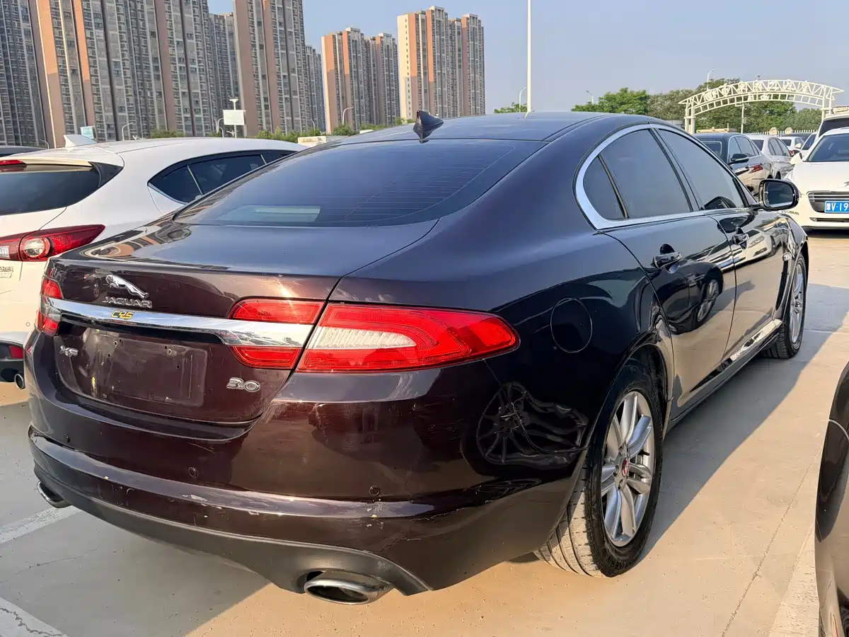 Jaguar XF 2014 2015 XF 2.0T Style Edition