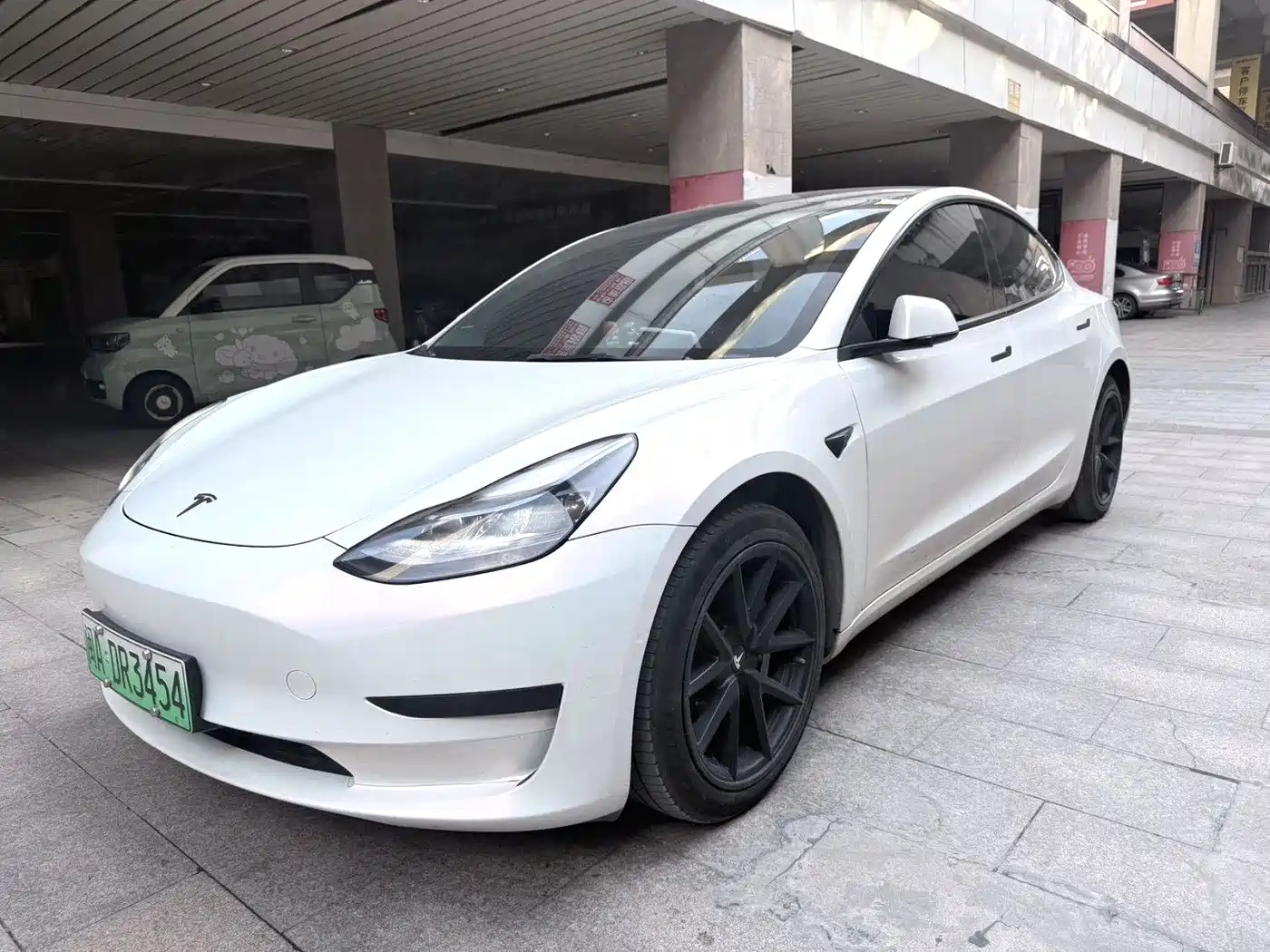 TESLA MODEL 3