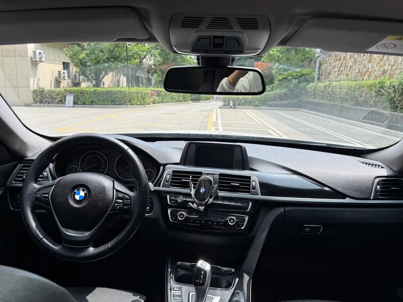 BMW 3 Series GT 2018 320i Fashion фото 15