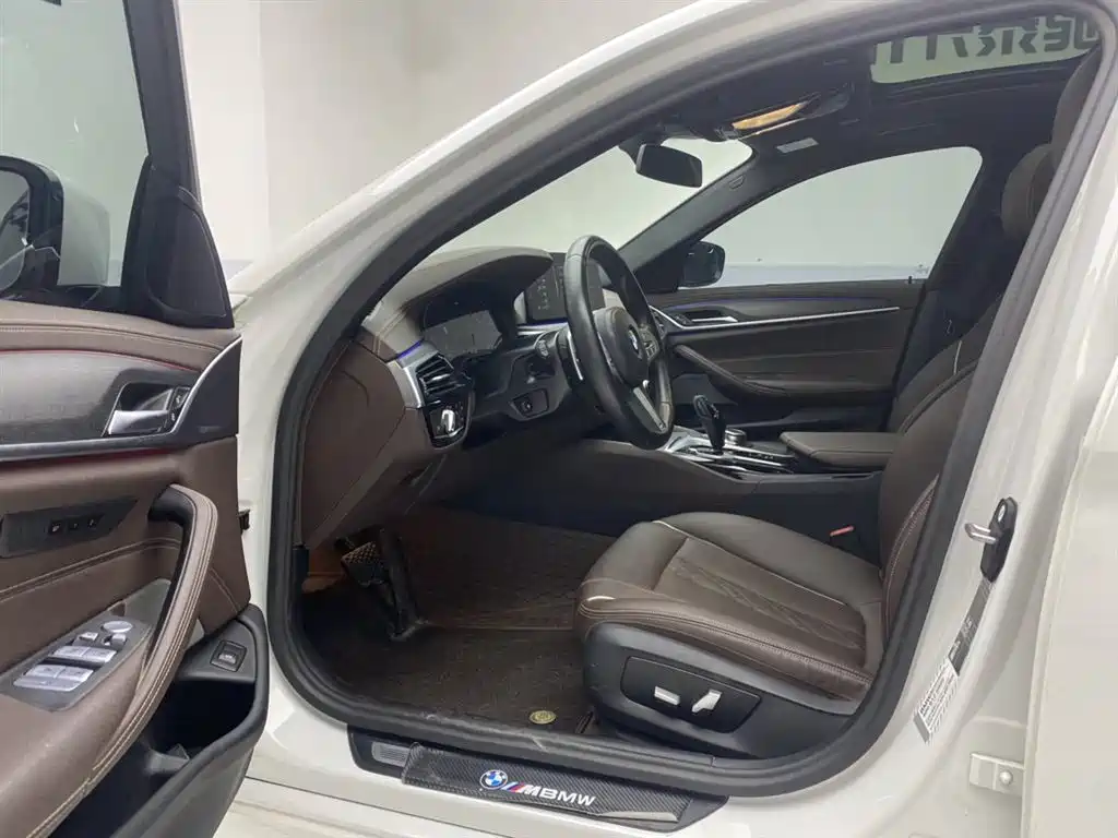 BMW 5 Series 2023 530Li Leading M Sport Package фото 17