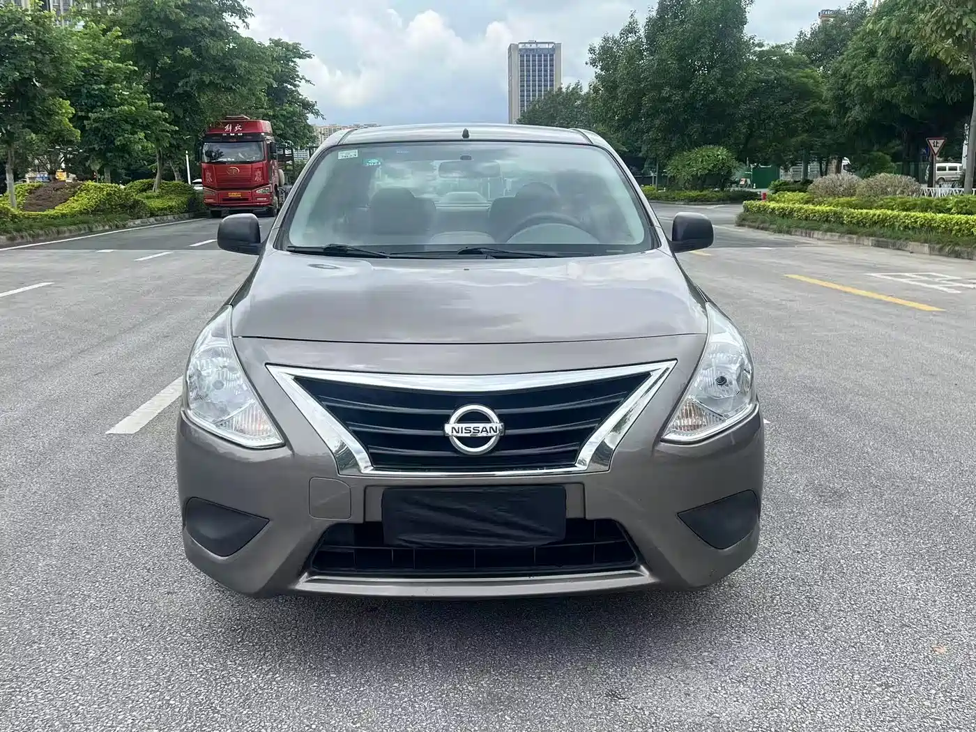 Nissan Sunny 2017 2016 1.5XE Manual Leading Edition