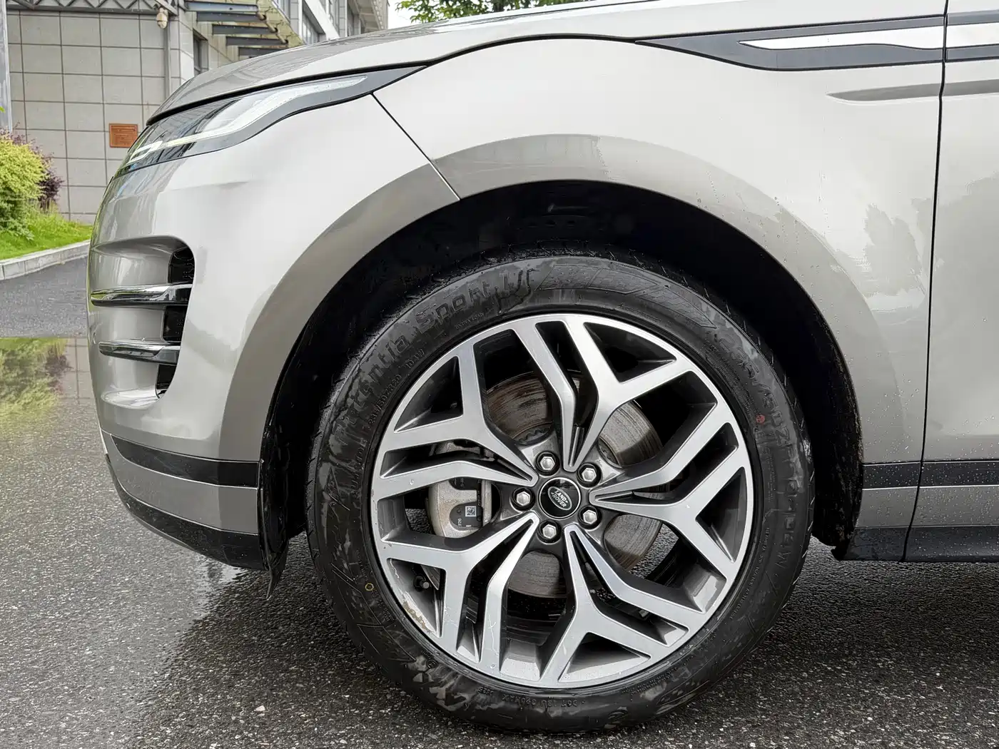 Land Rover Range Rover Evoque 2023 Range Rover Evoque L 249PS Luxury Edition фото 4