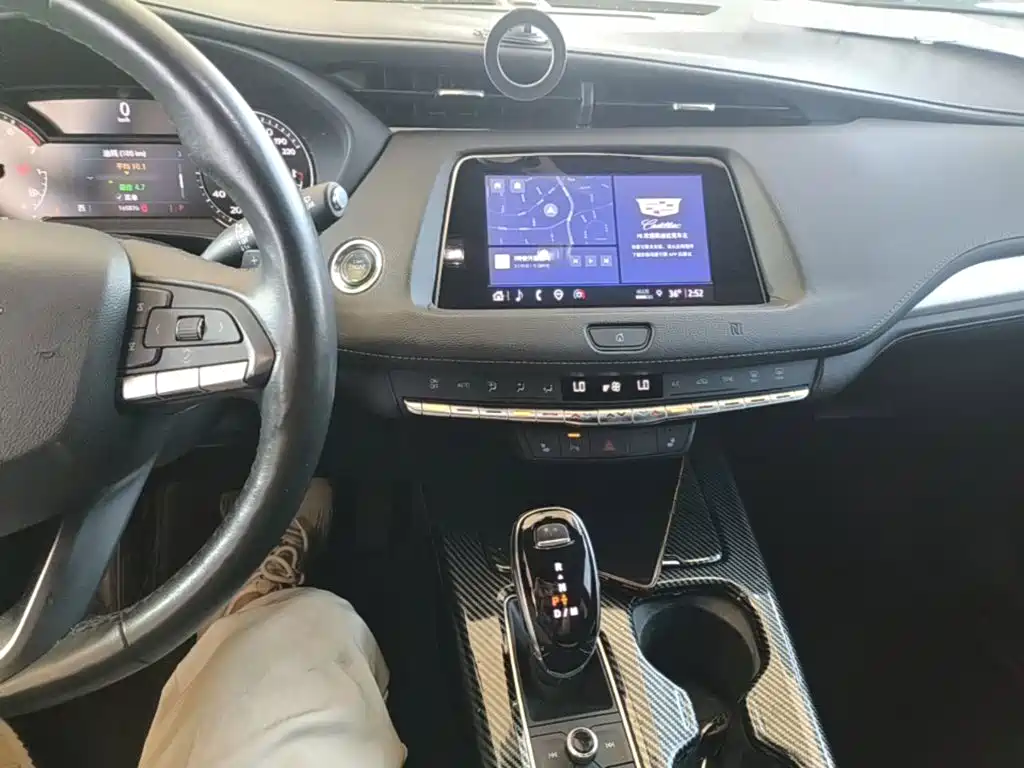 Фото 13 - Cadillac XT4