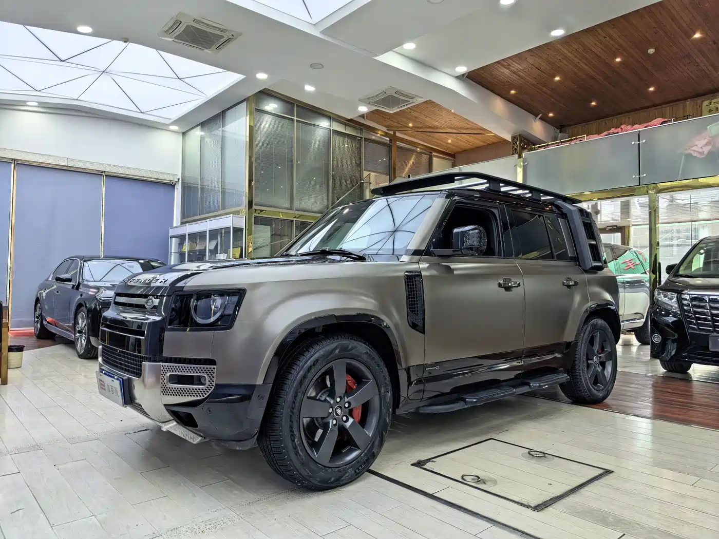 LAND ROVER GUARD 2023