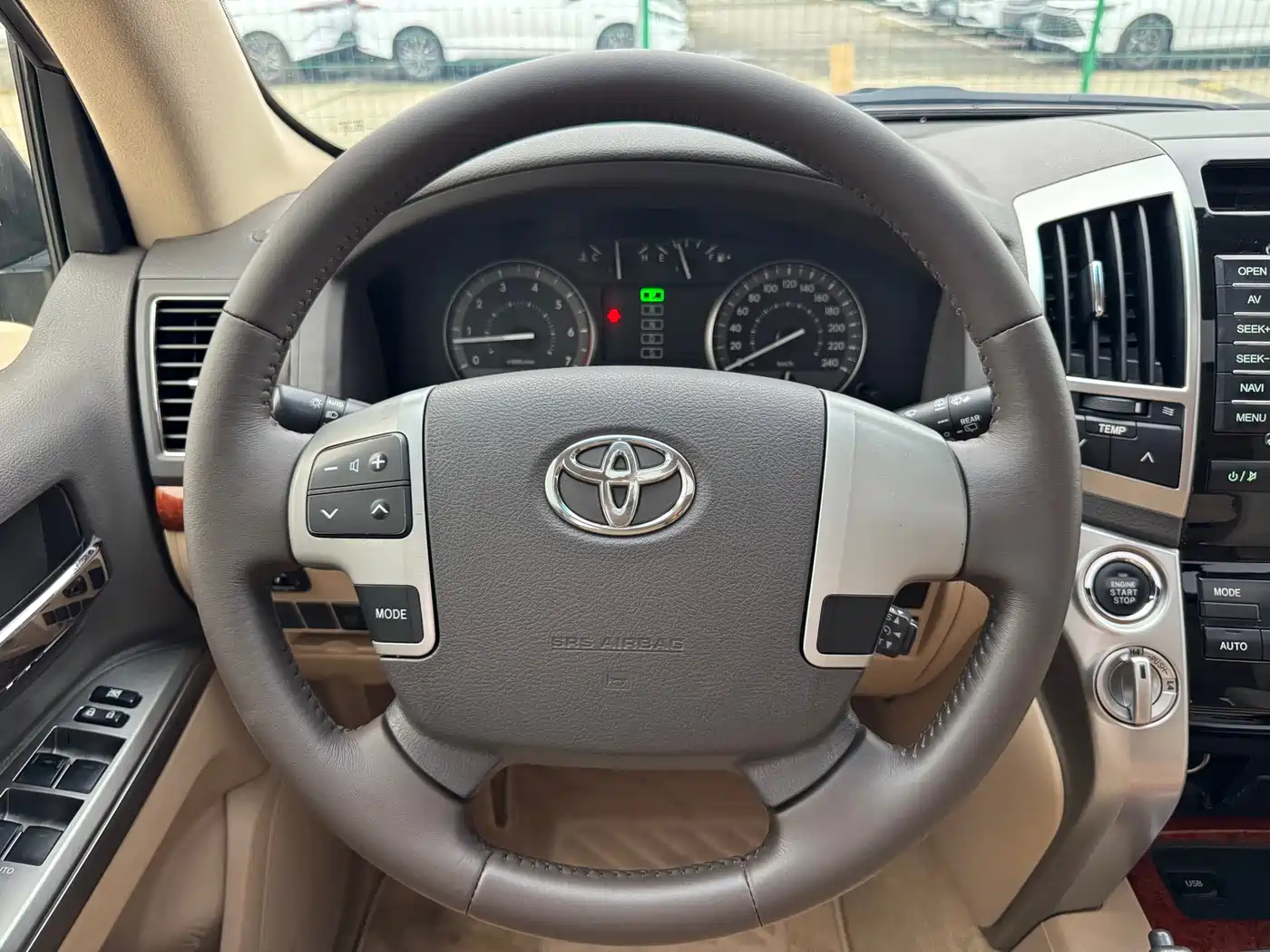 Toyota Land Cruiser 2012 4.0L Automatic VX фото 23
