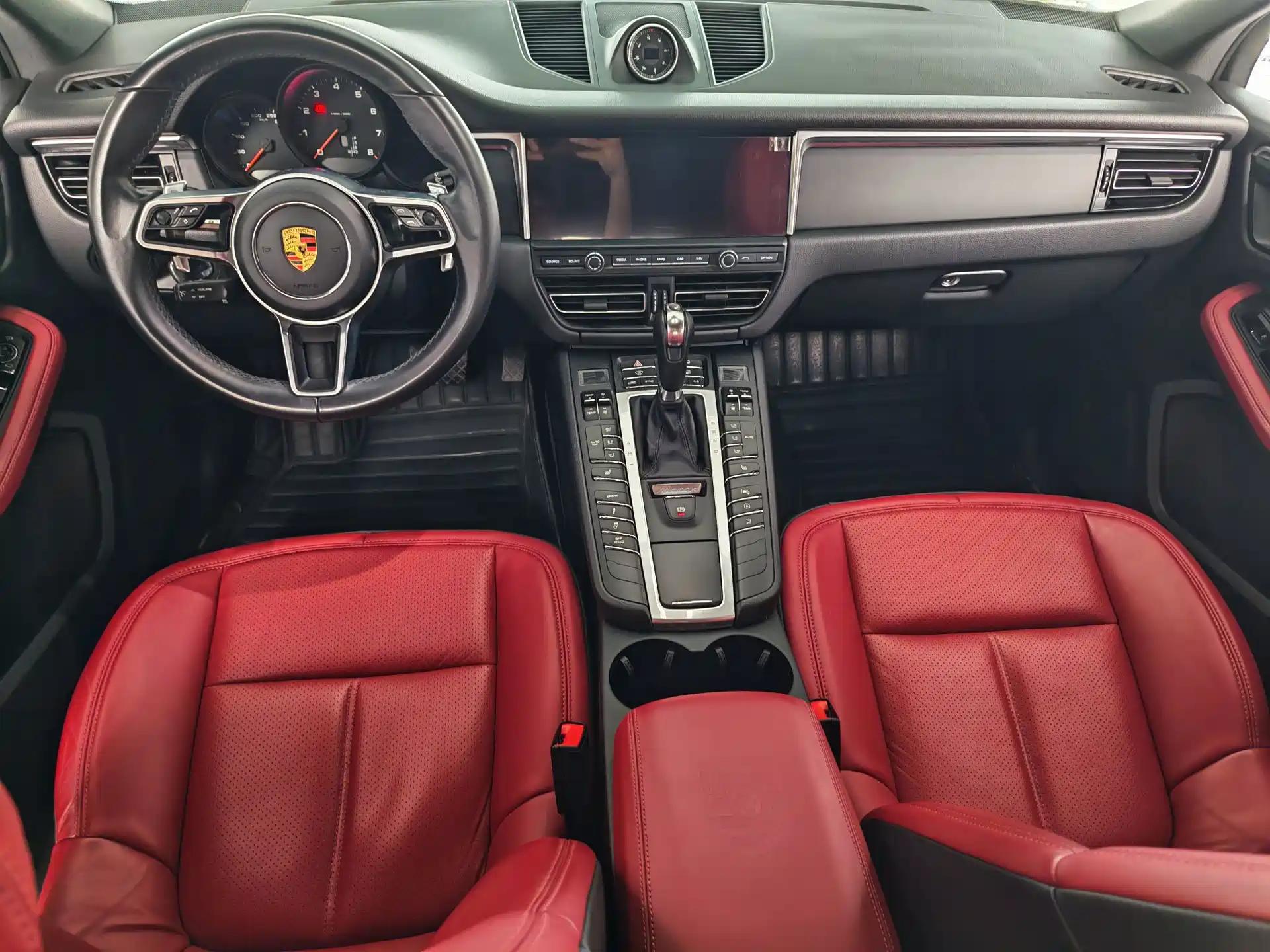 Фото 8 - Porsche Macan