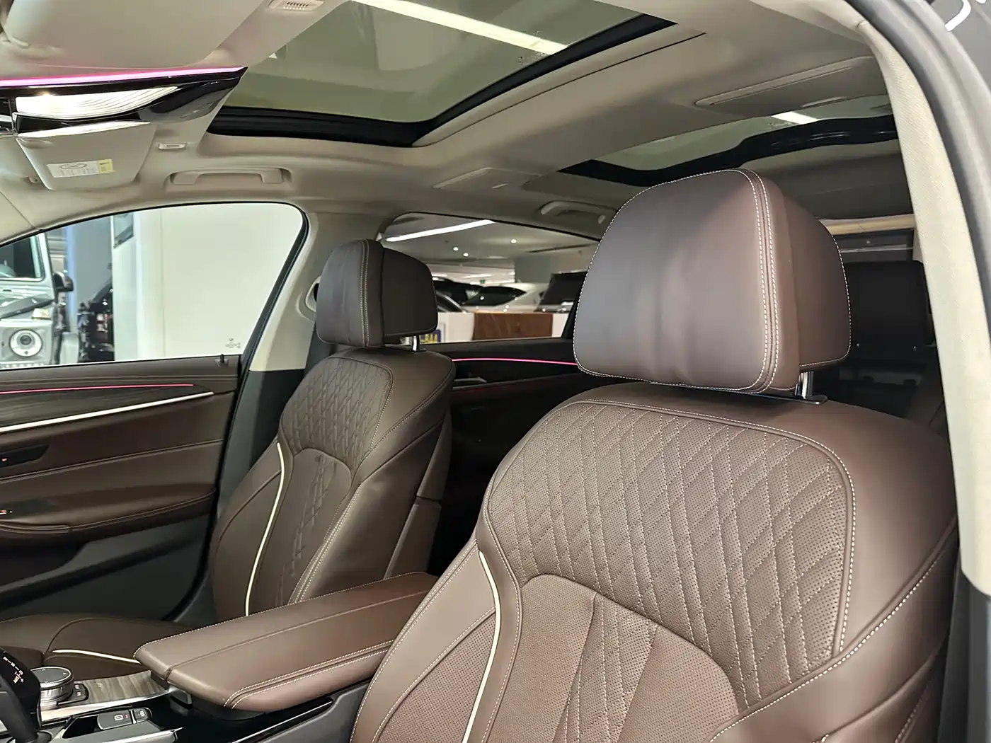 BMW 5 Series 2020 530Li Premium Luxury Package фото 11