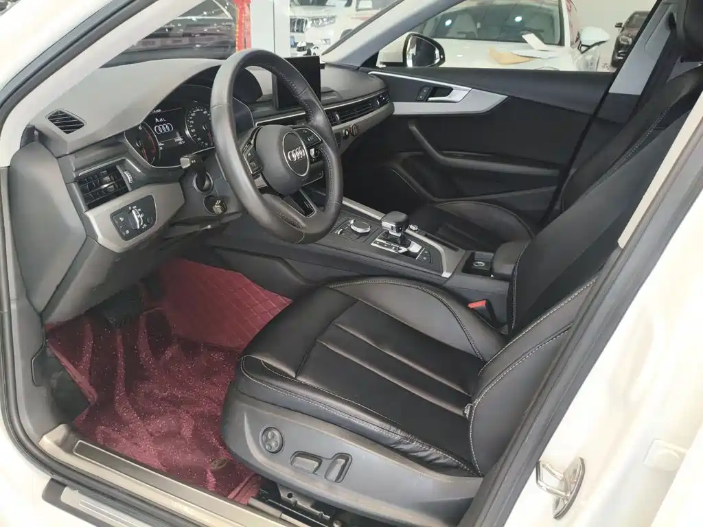 Фото 9 - Audi A4L
