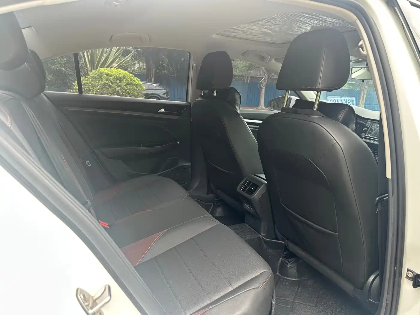 VOLKSWAGEN BORA