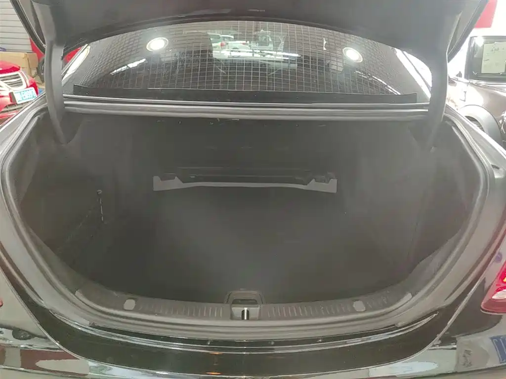 Mercedes-Benz E-Class 2018 E 200 L фото 19
