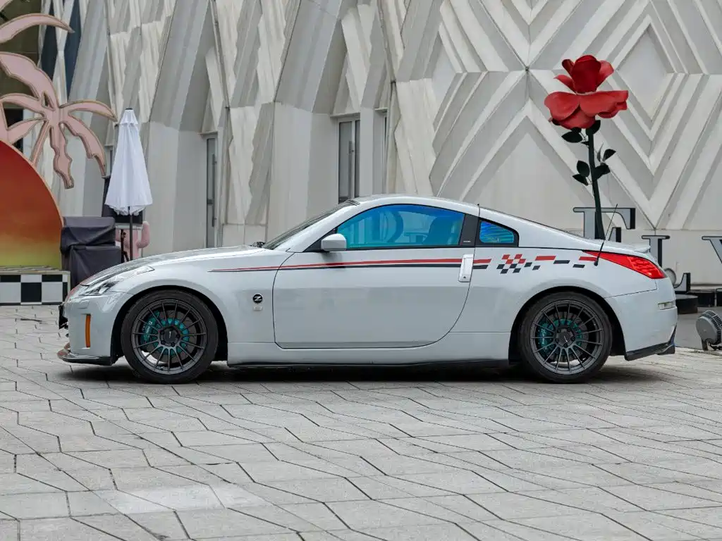 Фото 7 - Nissan 350Z