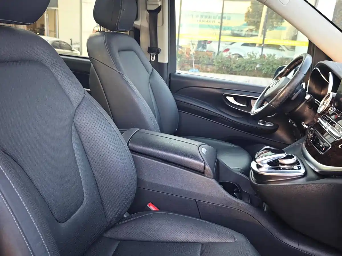 Mercedes-Benz V-Class 2018 V 260 L Premium Long Version China V фото 4