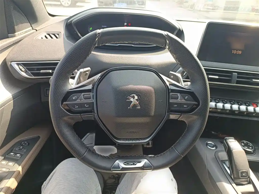 Peugeot 5008 2017 380THP 7-Seater Luxury GT Edition фото 7