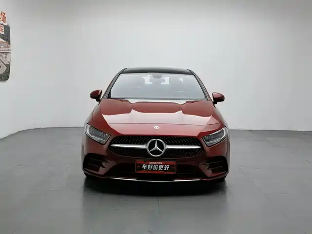 Mercedes-Benz A-Class 2019 Facelift A 180 L Sports Sedan — фото 3