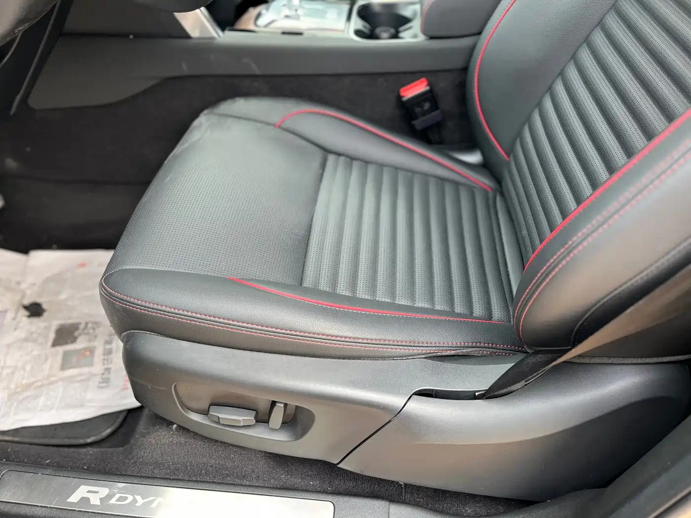 Land Rover Discovery Sport 2020 249PS R-Dynamic Performance фото 10
