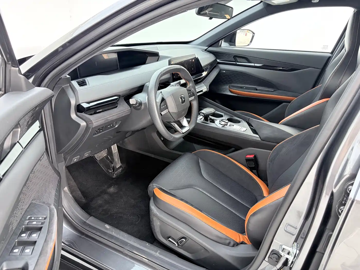 CHANGAN UNI-V