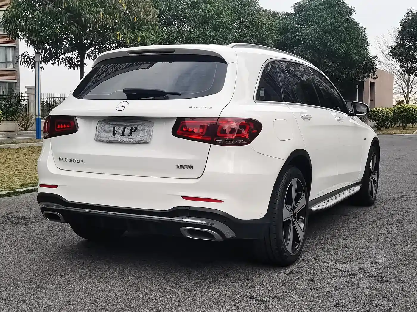 MERCEDES-BENZ GLC