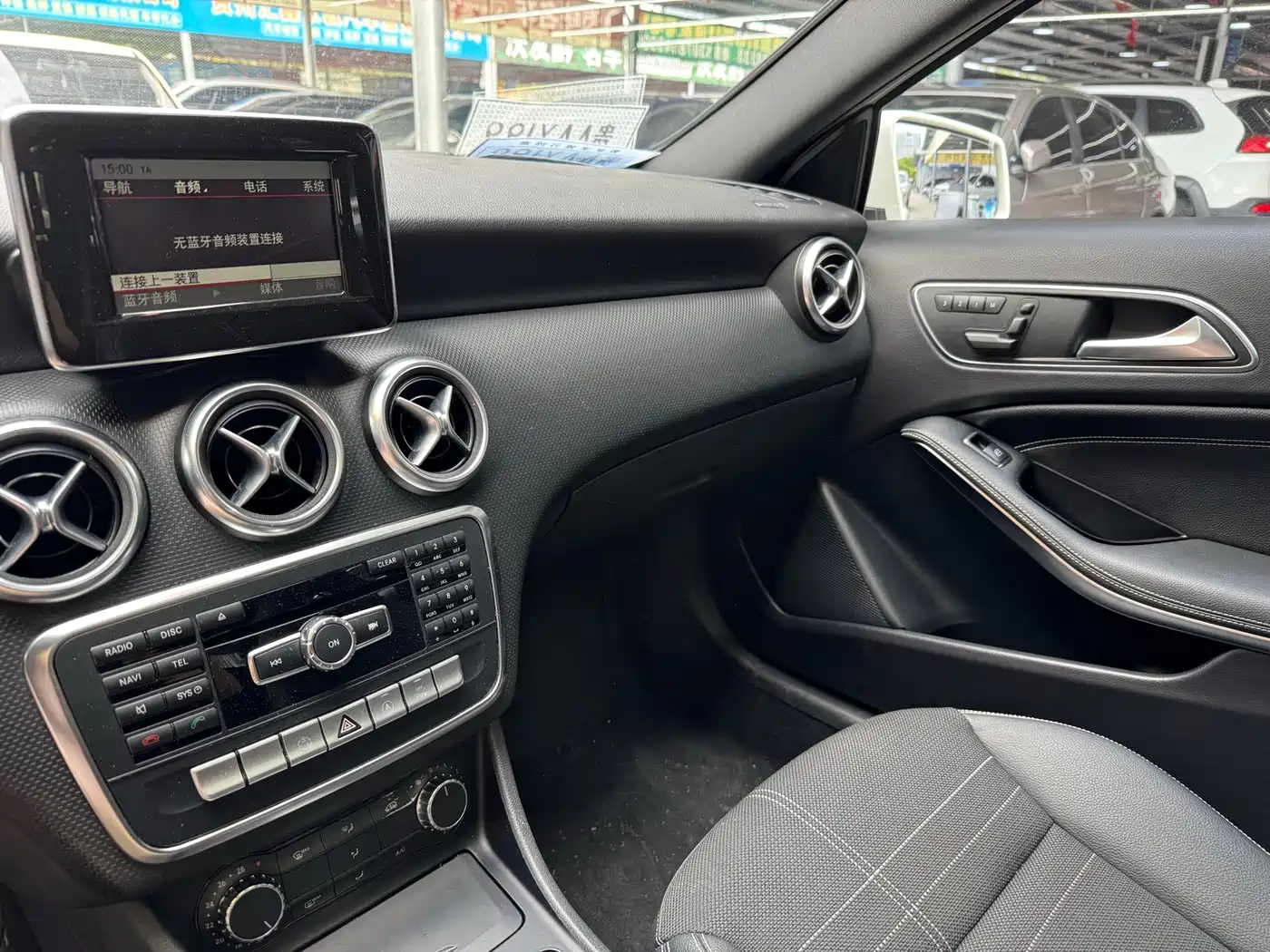 Mercedes-Benz A-Class (Import) 2015 A 200 Fashion фото 8