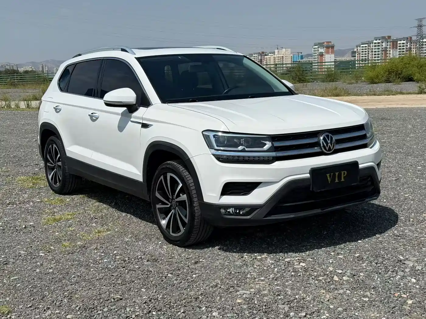 Фото 3 - Volkswagen Tharu