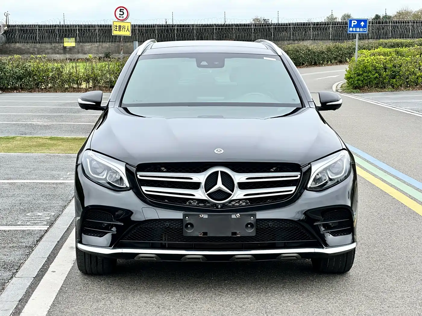 Mercedes-Benz GLC 2017 GLC 260 4MATIC Luxury фото 2