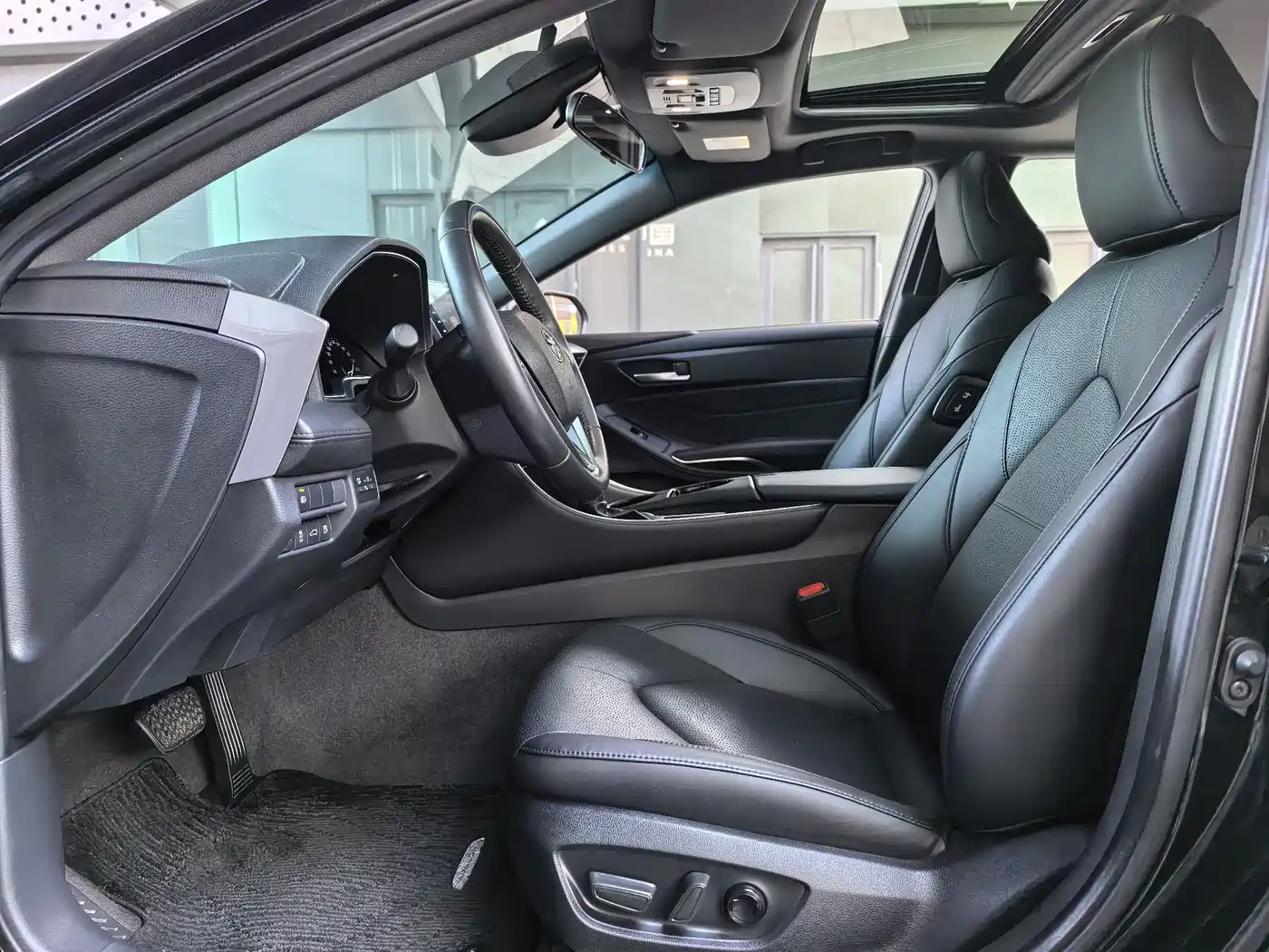 Toyota Avalon 2023 2.0L Premium Selection фото 8