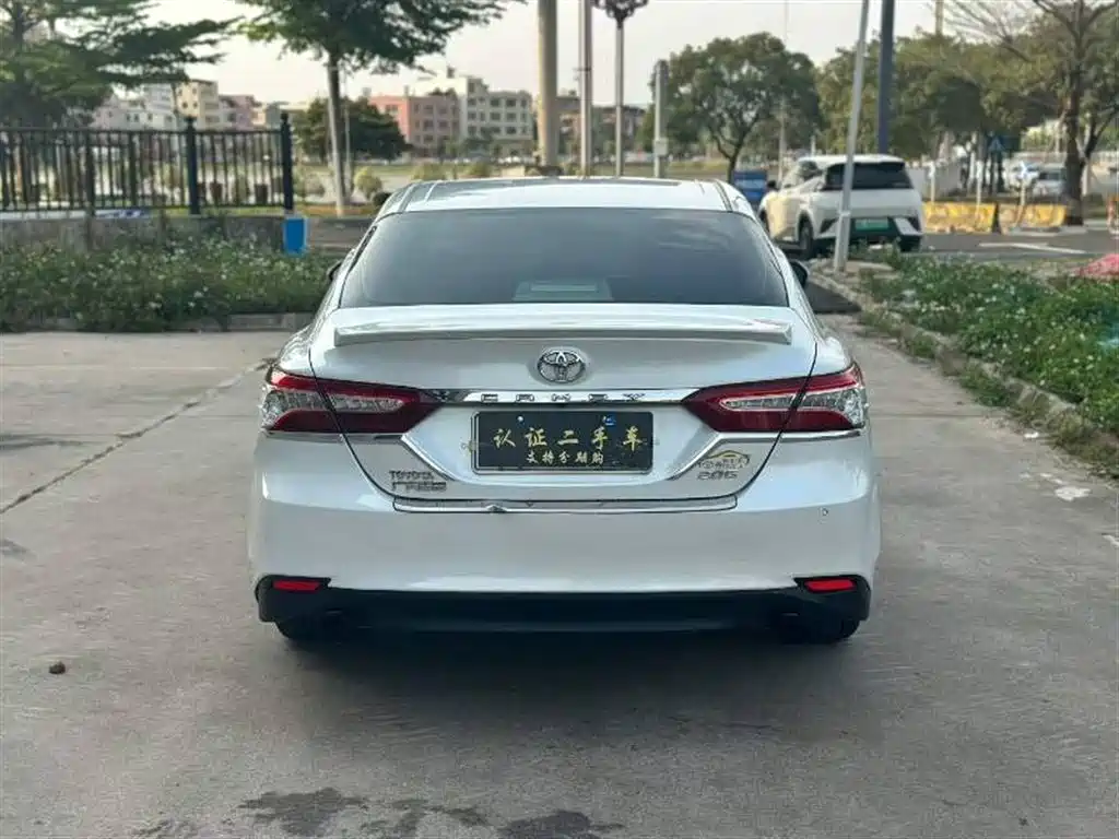 Toyota Camry 2018 2.0G Luxury Edition фото 8