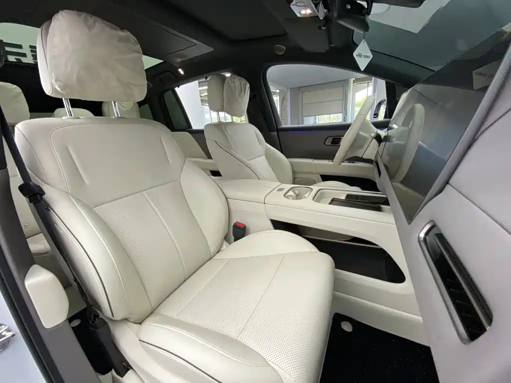 Li Auto i6 2025 2025 4WD Base Model