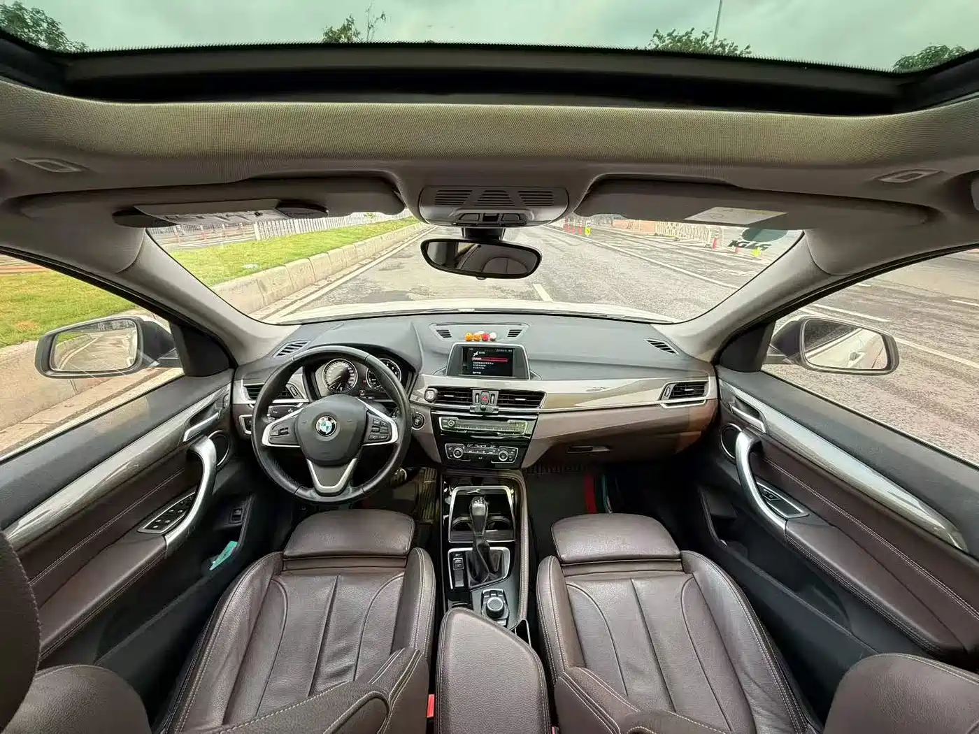 BMW X1 2019 sDrive18Li Premium Model фото 7