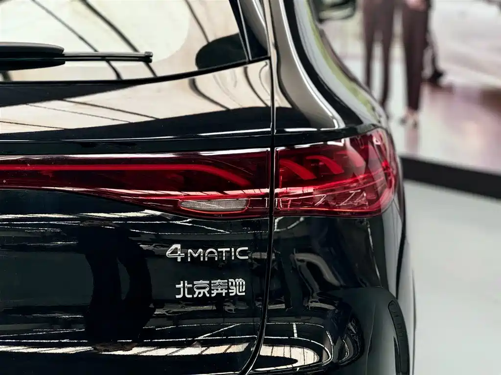 MERCEDES-BENZ EQE SUV