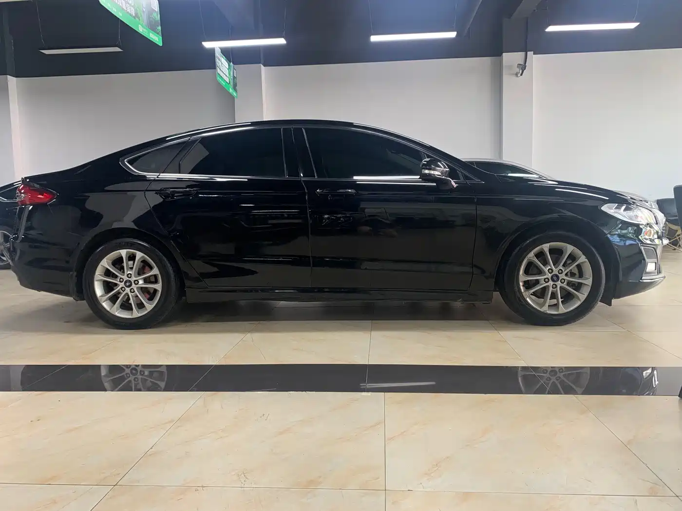Фото 4 - Ford Mondeo