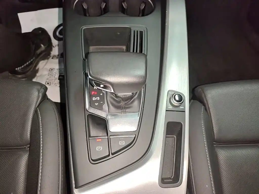 Photo 14 - Audi A4L