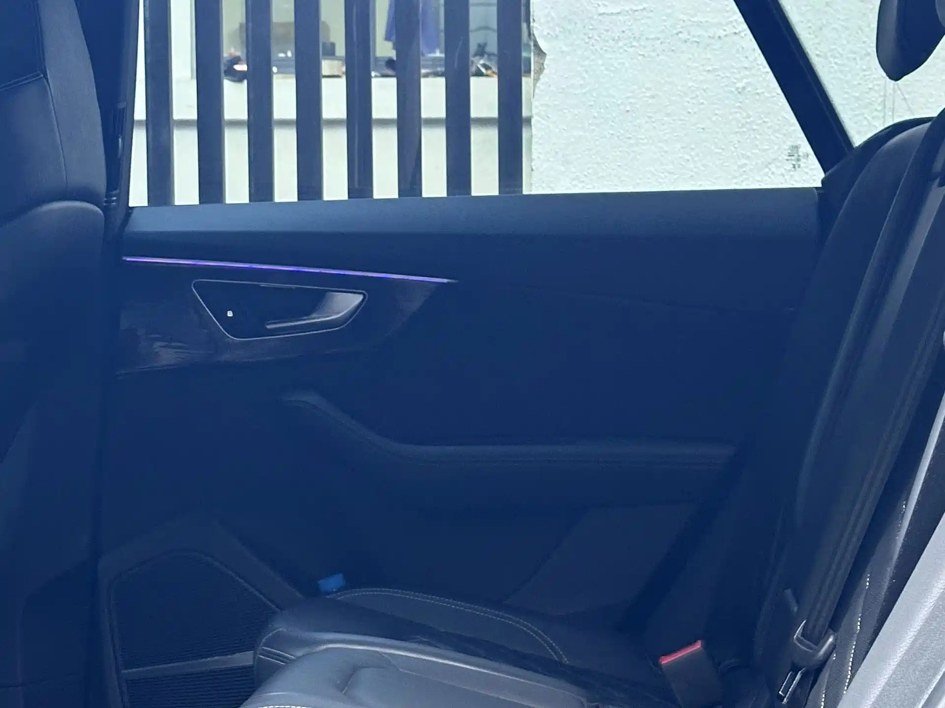 Photo 11 - Audi Q8