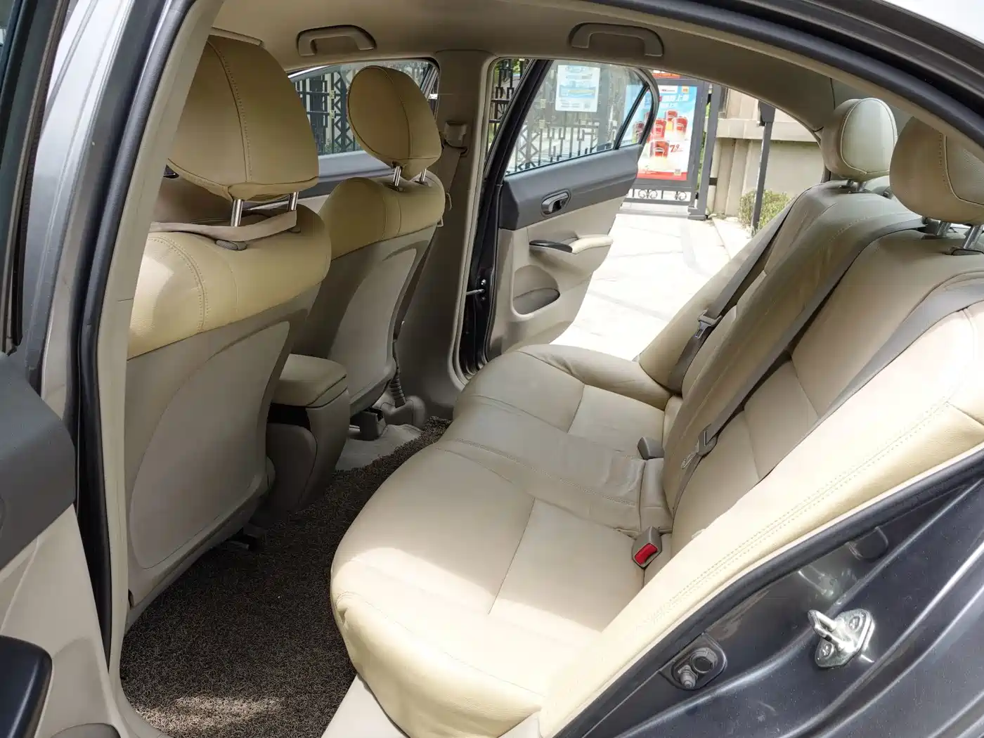 CIIMO CIIMO 2013 2012 1.8L Automatic