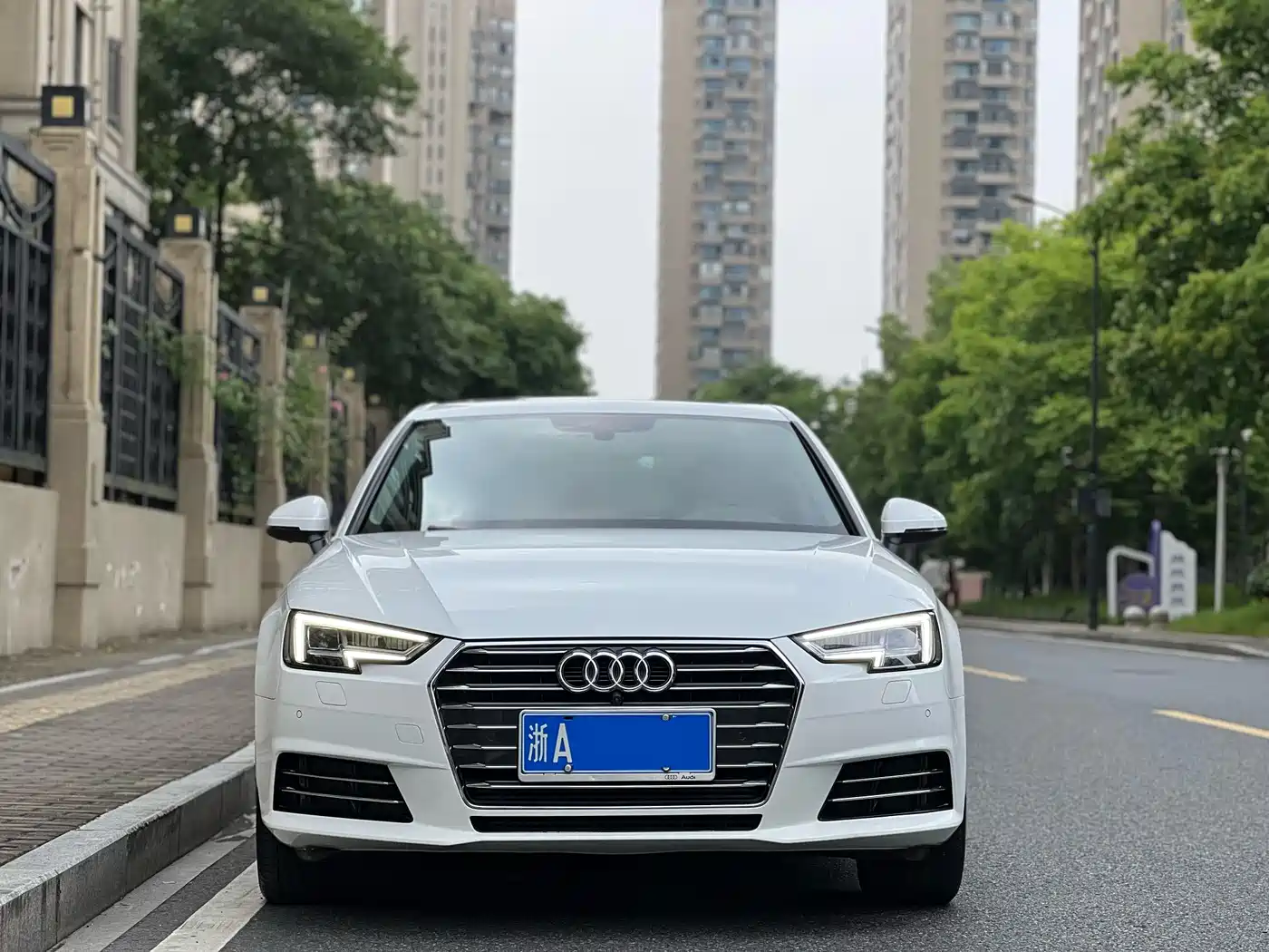 Audi A4L 2017 Plus 40 TFSI Fashion фото 2
