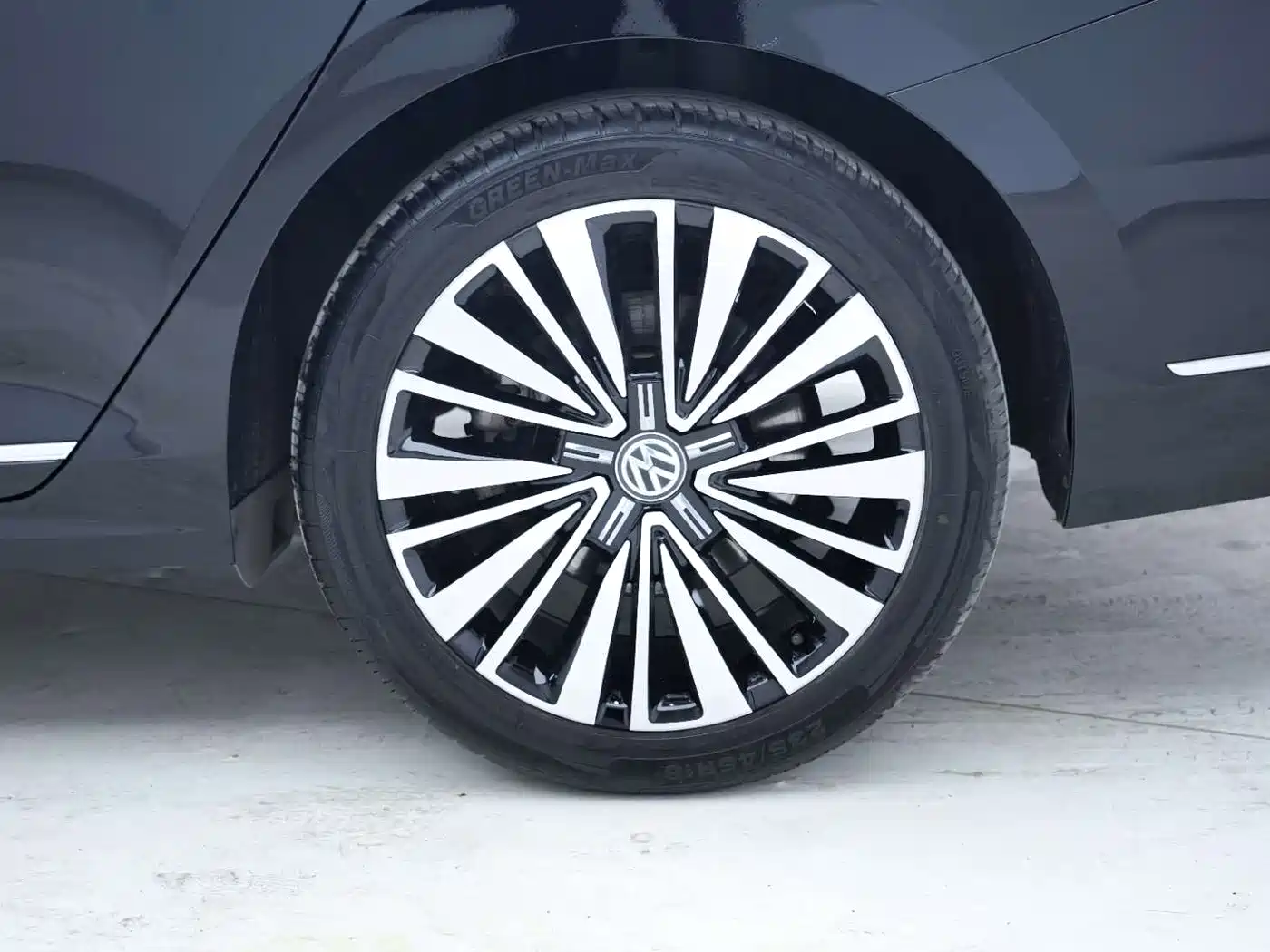 Volkswagen Passat 2019 330TSI Luxury Edition China VI фото 12