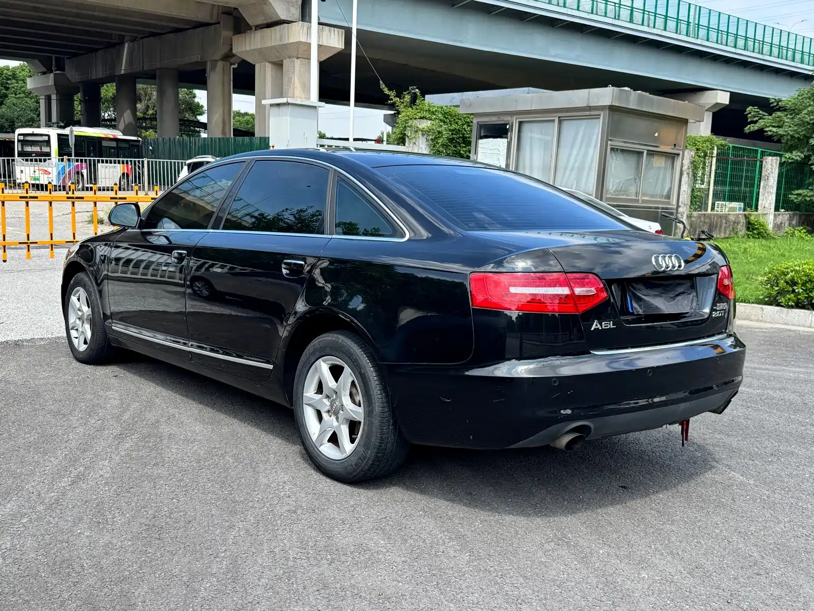 Фото 14 - Audi A6L