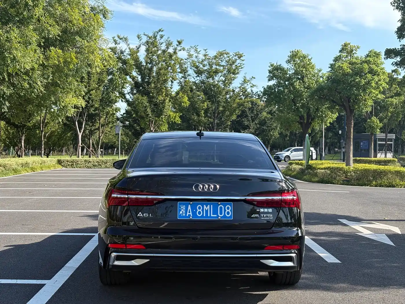 Фото 5 - Audi A6L